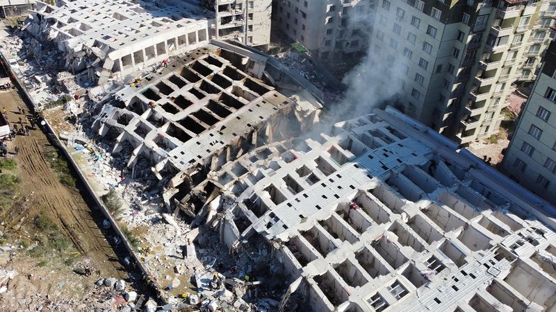 Rönesans Rezidans Sahibi Bülent Seküçoğlu Kimdir?