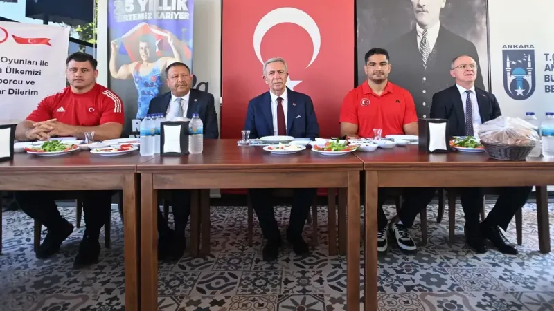 Mansur Yavaş'tan Rıza Kayaalp'e destek