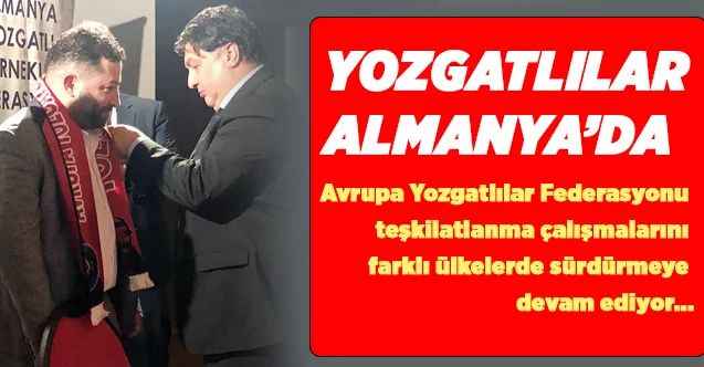 Yozgatlılar Almanya'da. AYF Başkanı Veysel Filiz, BEYDEBİR Yönetim Kurulu Üyelerinin Rozetlerini Taktı