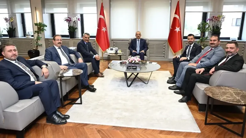 Yozgat’tan Ankara’ya çıkarma! Bakan Uraloğlu’nu ziyaret ettiler