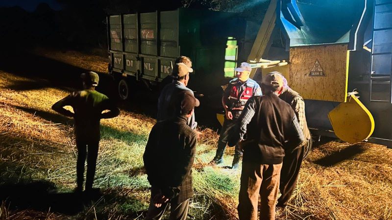 Yozgat Jandarmasından Mevsimlik İşçilere ve Biçerdöver Sürücülerine Trafik Eğitimi