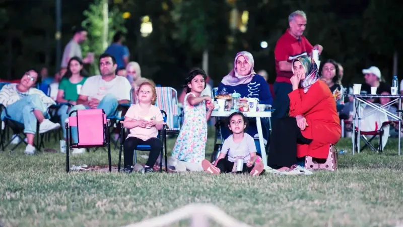 Belediye yeşilçam geceleri düzenliyor Yıldızların altında film keyfi