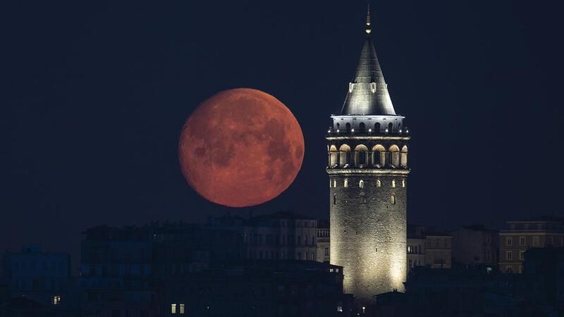 Bugün Ay Neden Böyle?