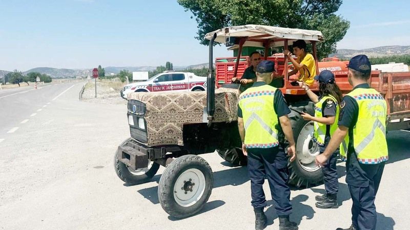 Yozgat’ta Jandarmadan Sürücülere Özel Bilgilendirme!