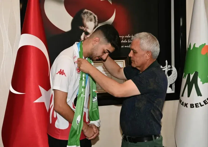 Mamak’ın Gururu Oldu Macaristan’dan Madalya ile Döndü