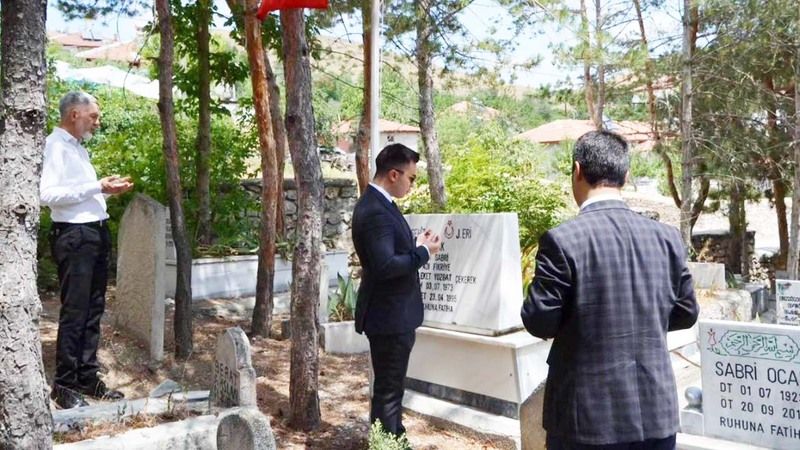 Çekerek’te Karanfil Bıraktılar, Dualar İle Andılar!