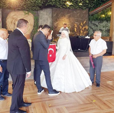 Yozgat’ın unutulmaz ismi merhum Ali Bozdağ’ın emanetini mutlu gününde dostları ve Yozgatlılar yalnız bırakmadı