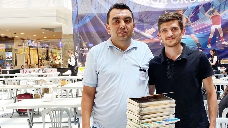 Yozgatlı Yazar Mete’den Büyük Başarı! En İyi Çıkış Yapan Yazar Ödülü!