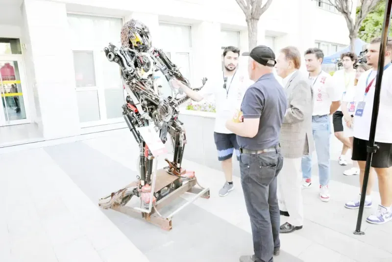 Başkan Şahin’den “Sürdürülebilir Dünya “Sergisi’ne Ziyaret Atıklar Sanat Eserine Dönüştü