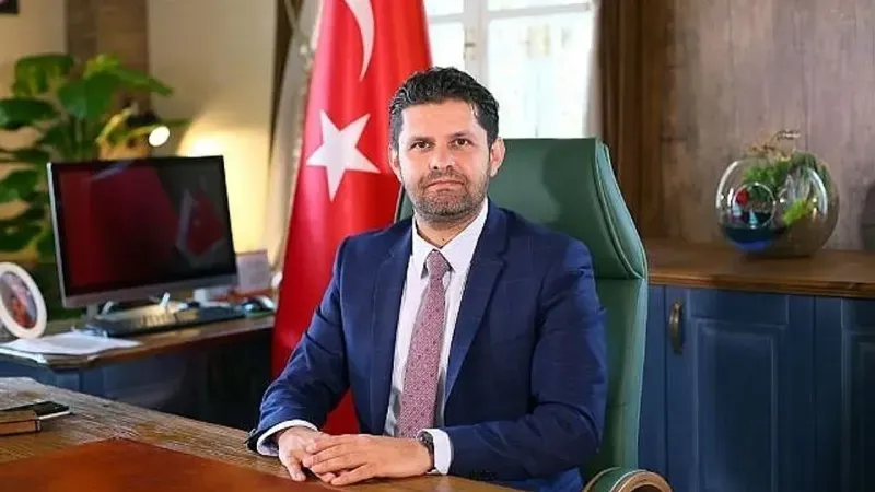 İzmir Sağlık Müdürü Neden İstifa Etti Yeni Sağlık Müdürü Dr. Mehmet Öztop Kimdir?