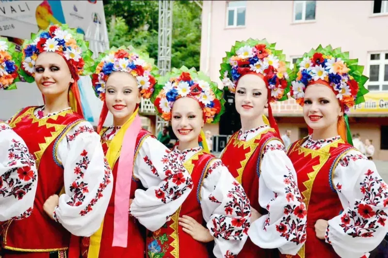 11 ülkenin Halk Dansları Topluluğu’nu Başkent’te buluştu