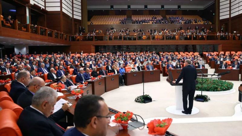 Meclis Tatile Girdi, AK Parti Durmuyor! Ekim Ayında Bomba Gibi Yasalar Geliyor