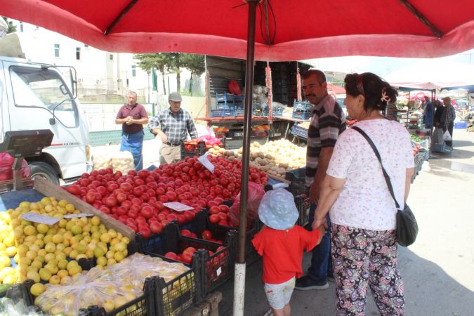 Yozgat pazarı onlara emanet: En iyisini seçiyor, pazarlık ediyorlar!