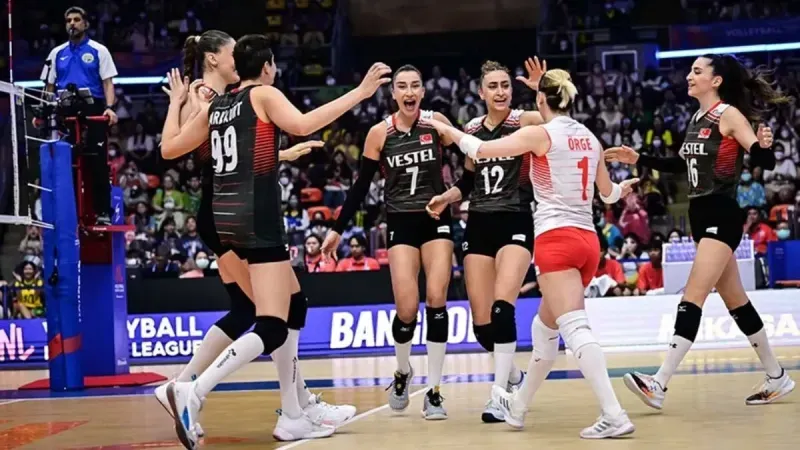 Voleybolda Neden Bir Oyuncu Farklı Forma Giyer? Voleybolda Libero Ne Demek? Neden Farklı Renk Forma Giyer?