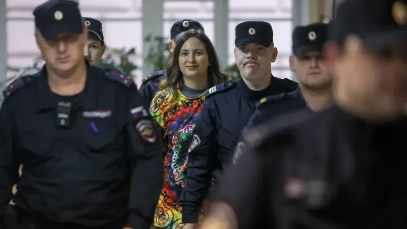 Rus Sanatçıdan İtiraf: "MİT Görevlileri Çok Havalıydı"