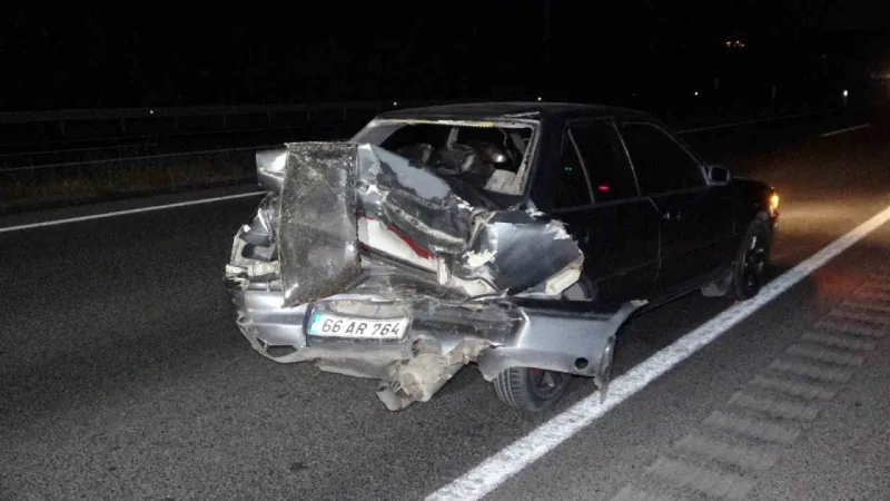 Yozgat'ta yine gece kazası! Otomobil ile minibüs çarpıştı yaralılar var!