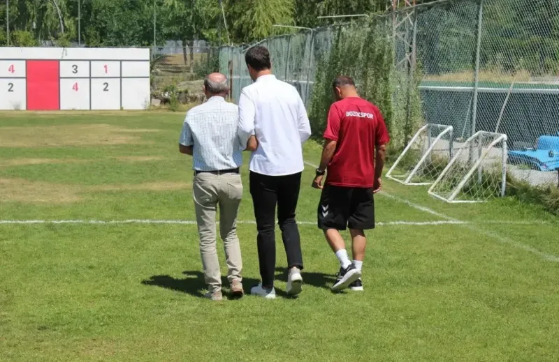 Yozgat’ın Eski Futbol Kahramanı Cihat Arslan’dan Bozokspor’a Sürpriz Ziyaret!