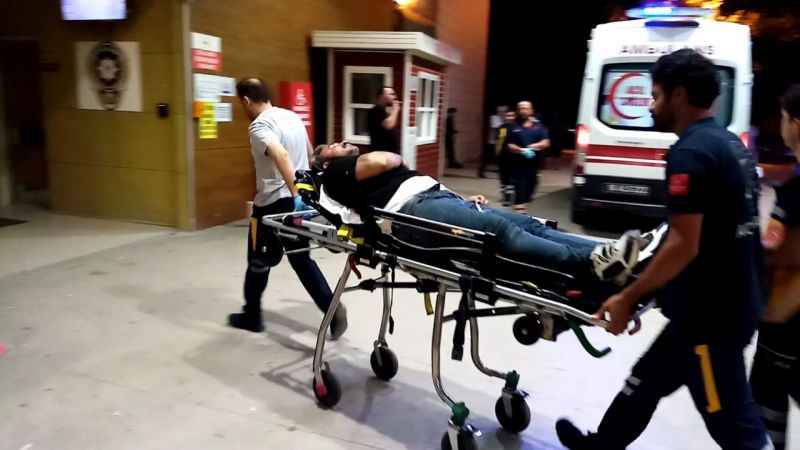 Ankara Keçiören'de iki grup arasındaki bıçaklı kavga kamerada