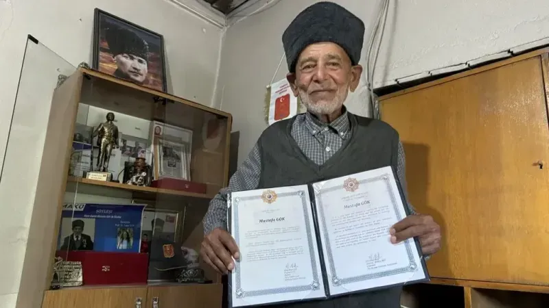Kore Gazisi 72 Yıl Sonra Kore'yi Ziyaret Etti: Savaşın İzlerini Yeniden Canlandırdı