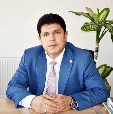 Mersin'de neler oluyor? Mersin Büyükşehir Belediyesi'nin Kur'an Kursları ile derdi ne? Taşçı'dan sert tepki!