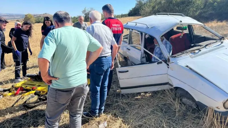 Ayağı Uyuşan Sürücü Tarlaya Uçtu: Yaralılar Hastaneye Kaldırıldı