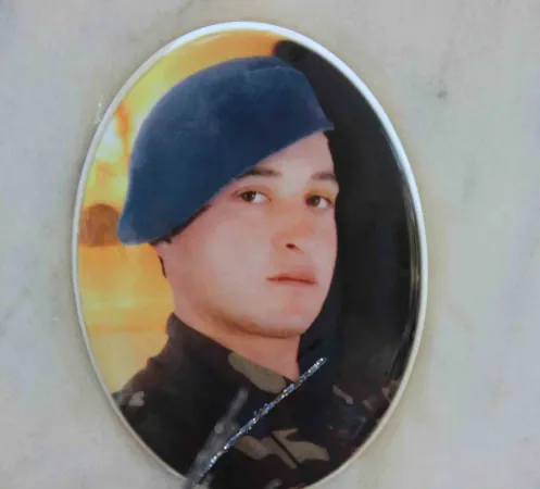 Esrarengiz olay! Allah o mezarı korudu: her şey yandı orası yanmadı