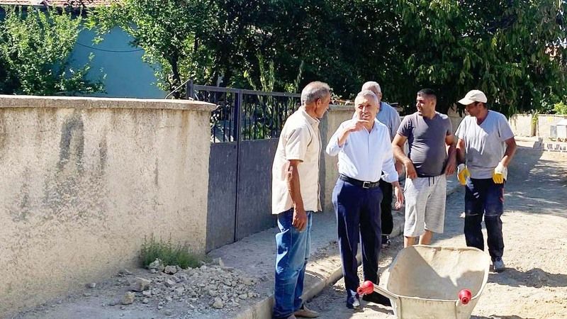 Şefaatli’de Yollar Yenileniyor! Başkan Bozkurt Yerinde Takipte!