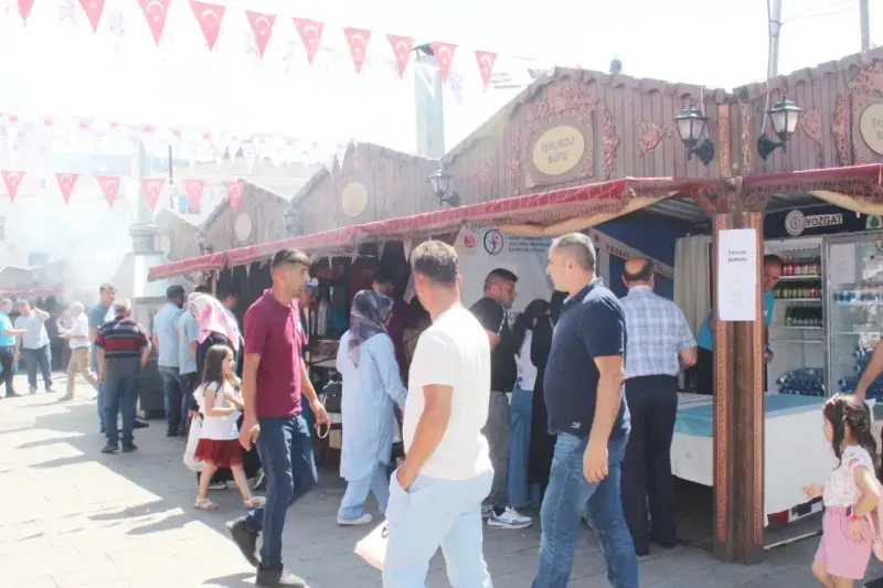 Yozgat’ta Ziyaretçilerini Ağırlamaya Devam Ediyor! El Emekleri Burada…