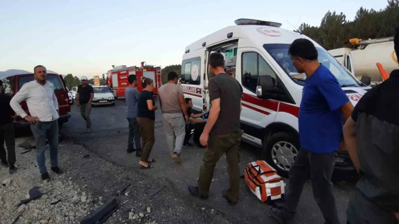 Korkunç Trafik Kazası Can Aldı