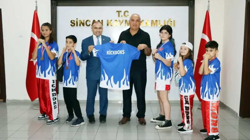 Sincan’ın sporcu dostu kaymakamı verdiği pozla işi bitirdi. İşte o poz…