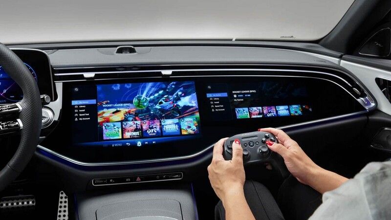 Mercedes-Benz Araçlarında Oyun Oynama Devrimi: GTA 5 ve Daha Fazlası Artık Yanınızda!