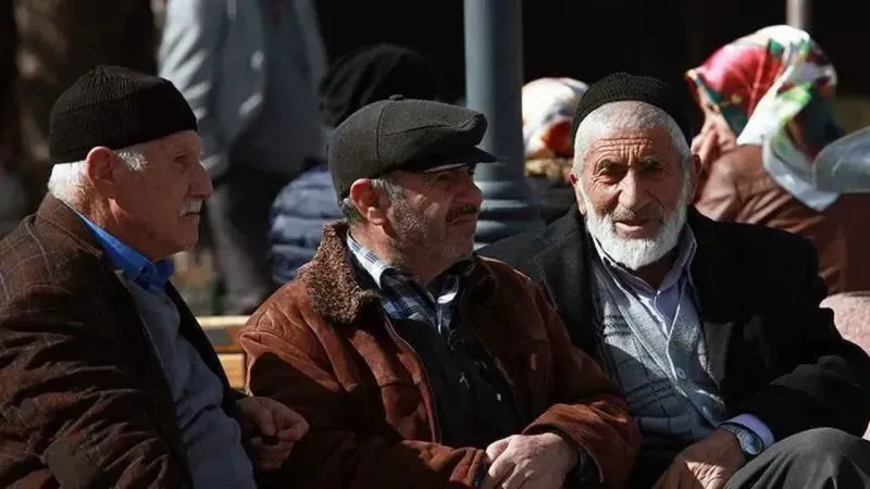 2024 YIlında Emekli Olmak Avantajlı mı Değil mi Uzmanı Açıkladı