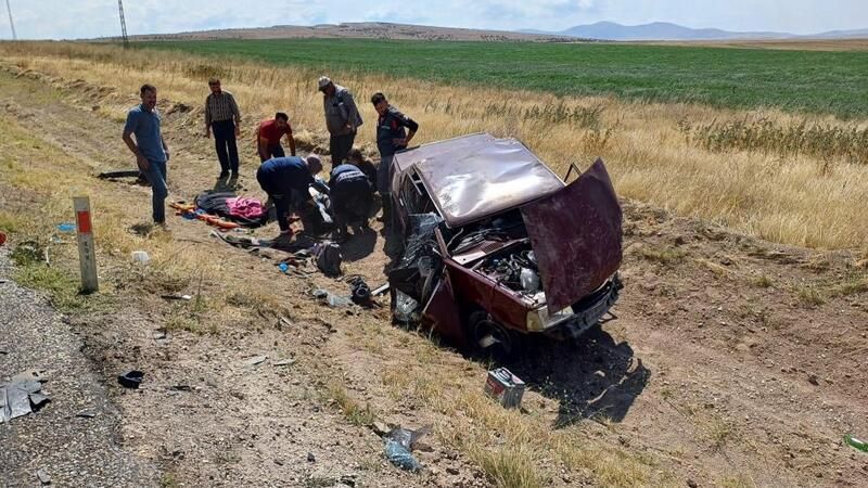 Son Dakika! Yozgat’ta Trafik Kazası: İki Otomobil Çarpıştı, Çok Sayıda Ölü ve Yaralı Var!