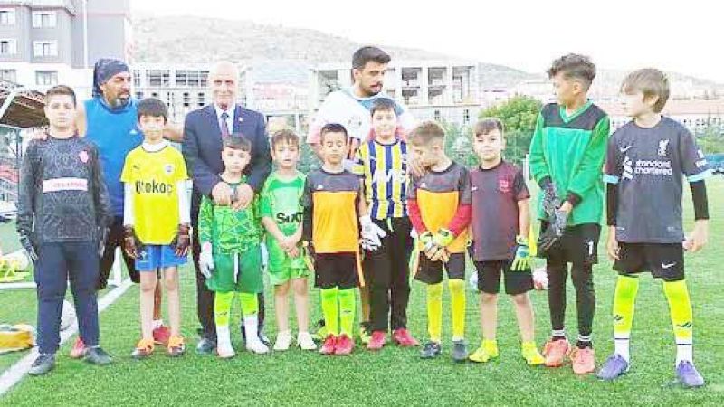 Yozgatlı genç sporcularla buluştu Başarı diledi