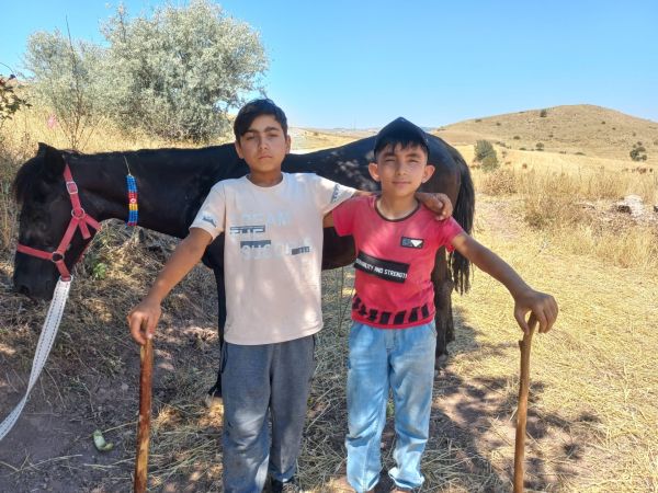 Bozkırın Minik Çobanları: Biri Polis Diğeri Sanayi Ustası Olmak İstiyor