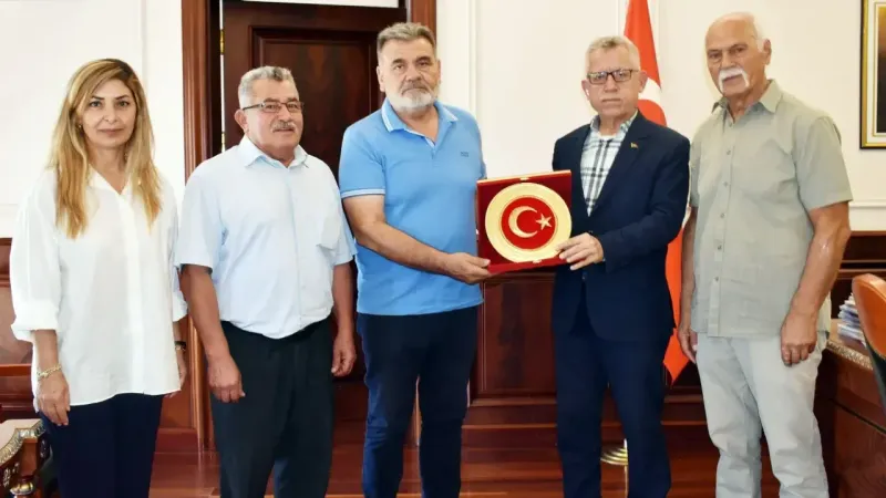 Dünya Yozgatlılar Konfederasyonu'ndan (DUYKON) Yozgat Belediye Başkanı Kazım Arslan'a tebrik ziyareti