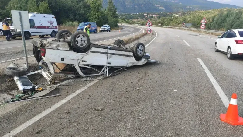 Kontrolden Çıkan Araba Takla Attı!
