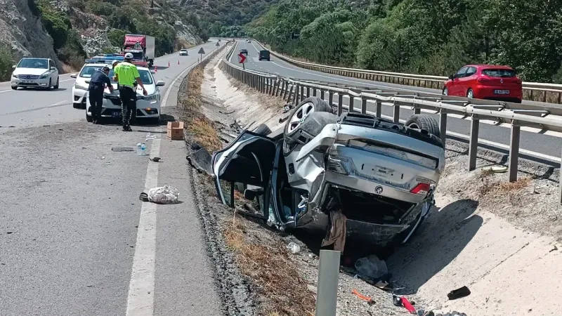 Zincirleme Trafik Kazası: 2 Otomobil Takla Attı