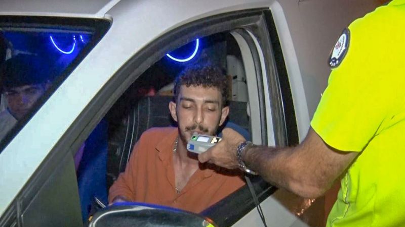 Araç Başında Alkol Aldı Arkadaşının Başını Yaktı!