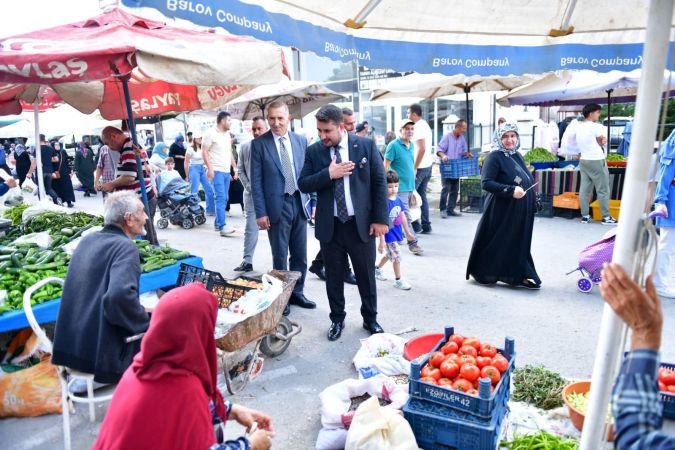 Kahramankazan Belediye Başkanı Selim Çırpanoğlu, Pazar Yerinde Esnaf ve Vatandaşlarla Buluştu
