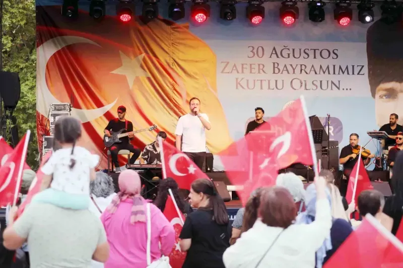 Yenimahale’de 102. Yıl coşkusu