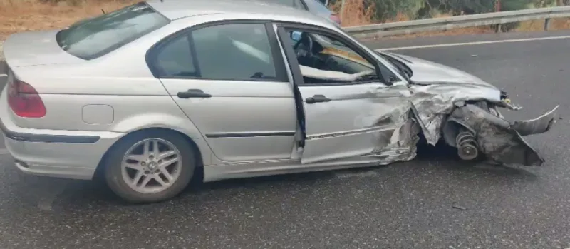 Kafa Kafaya Çarpışan İki Otomobil Hurdaya Döndü: Mucizevi Şekilde Yaralanan Olmadı