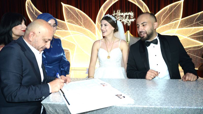 Yozgatlı İş İnsanı Hanifi Kızıltaş, Genç Çiftin Nikah Şahitliğini yaptı
