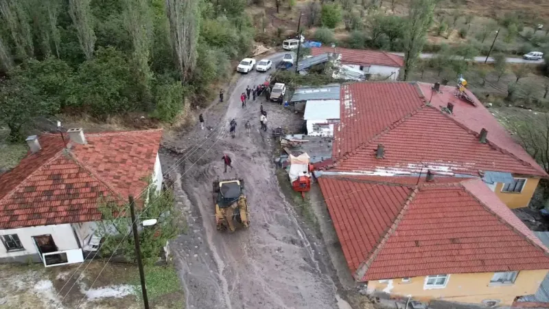 Çubuk Belediyesi Sel Sonrası Yaraları Sarmaya Başladı