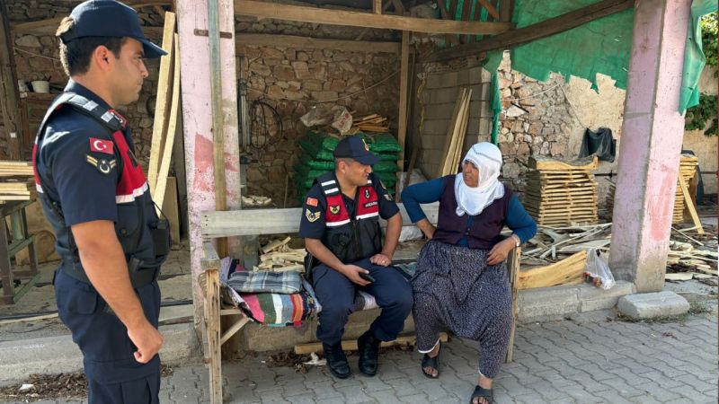 Yozgat Jandarması Kimsesiz Vatandaşların Yanında