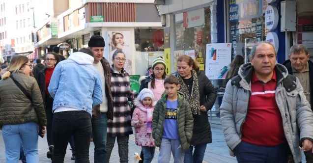 Bolu’da çocukla ördeği ilgi odağı oldu