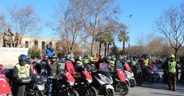 Türk bayrağını yırtan Yunan vekil protesto edildi