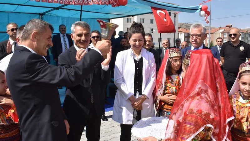 Yozgat’ta Ders Zili Çaldı! 65 Bin Öğrenci Okullarına Kavuştu!