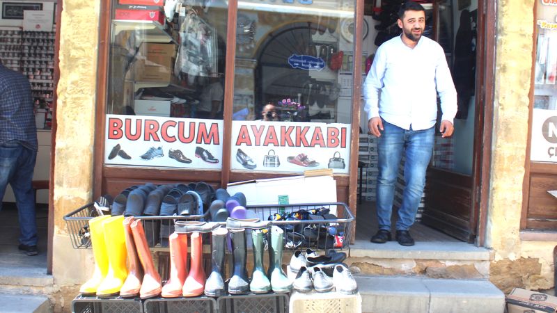Geçmişin Modası Geri Döndü: Yozgat’ta Soğuk Kuyu Ayakkabılarına Yoğun İlgi