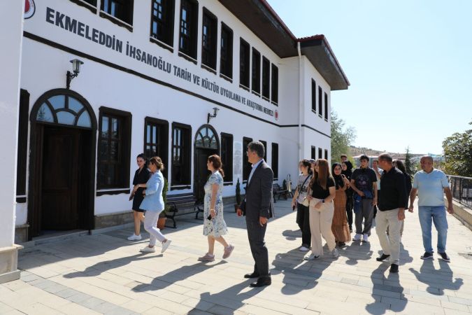 Yozgat Bozok Üniversitesi’nden Yeni Öğrencilere Hızlı Tren Garında Sürpriz Karşılama
